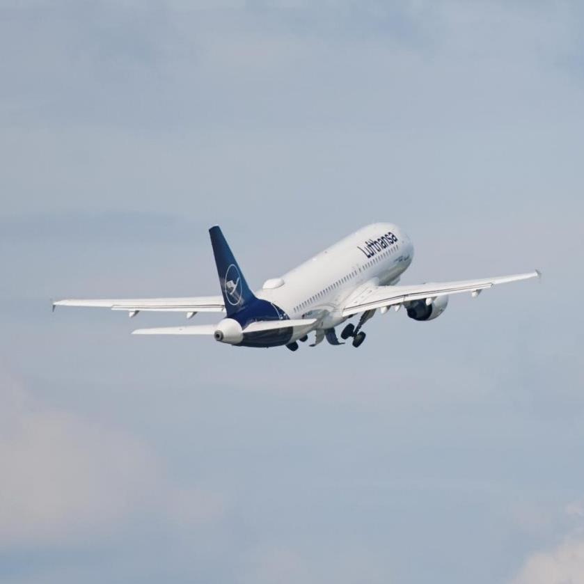 Avion Lufthansa en vol